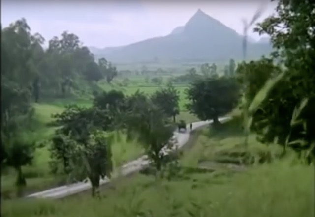 Kamla-Hindi-1984-YT-Screenshot-02